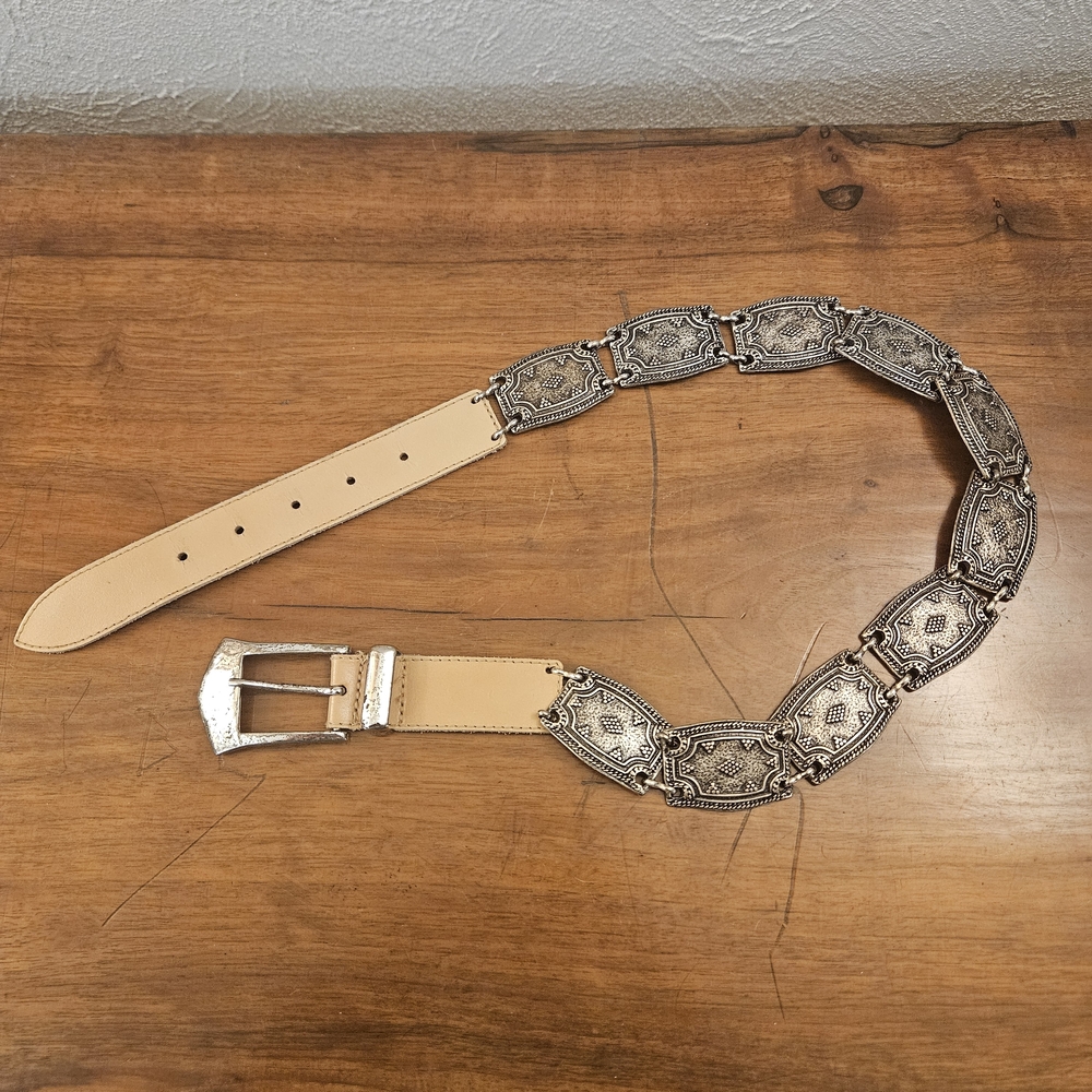 Vintage The Limited Tan Genuine Italian Leather Silvertone Concho Belt Size M